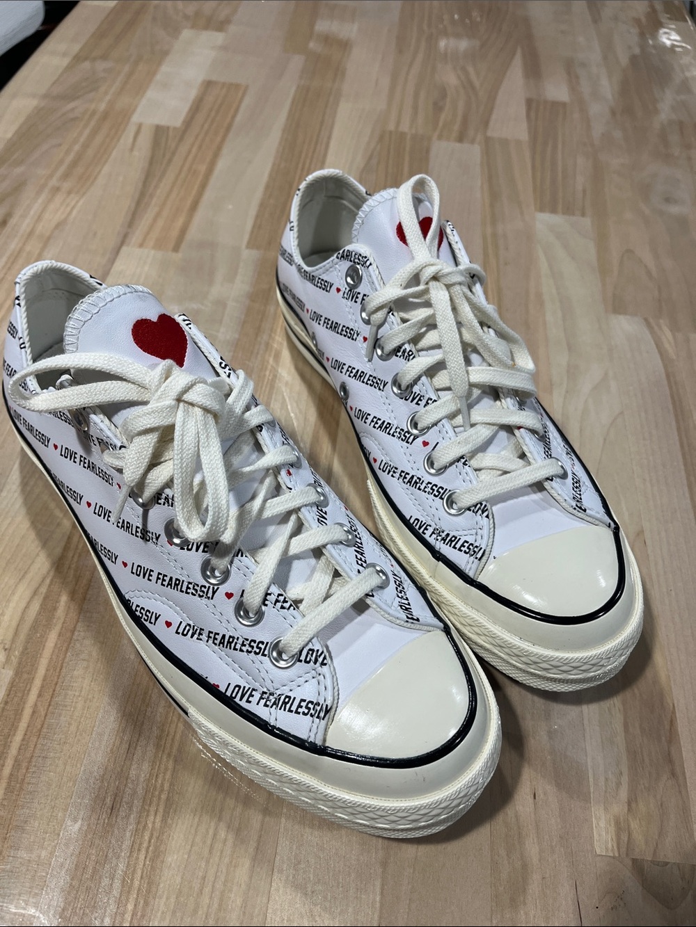 Converse Women's White Low-Top Sneakers with Red Heart love fearlessly new NWOB - Picture 3 of 12